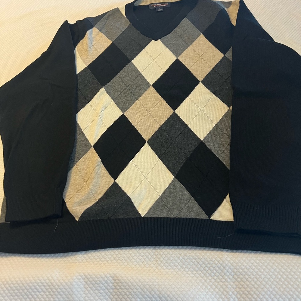 Roundtree & Yorke V-Neck Sweater - Black, Gray, White